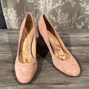 Sam Edelman suede pump